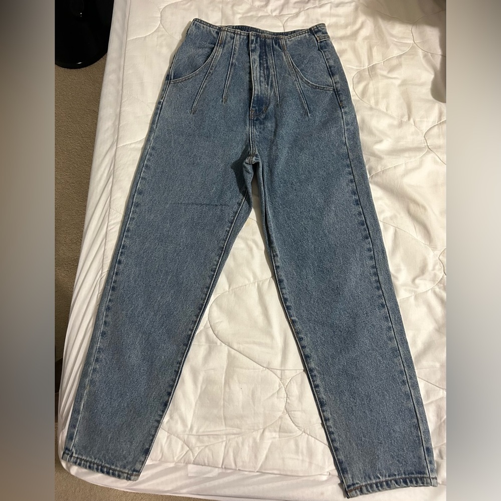 ASTR The Label Perfectly Pleated Blue Denim High-Waisted Jeans